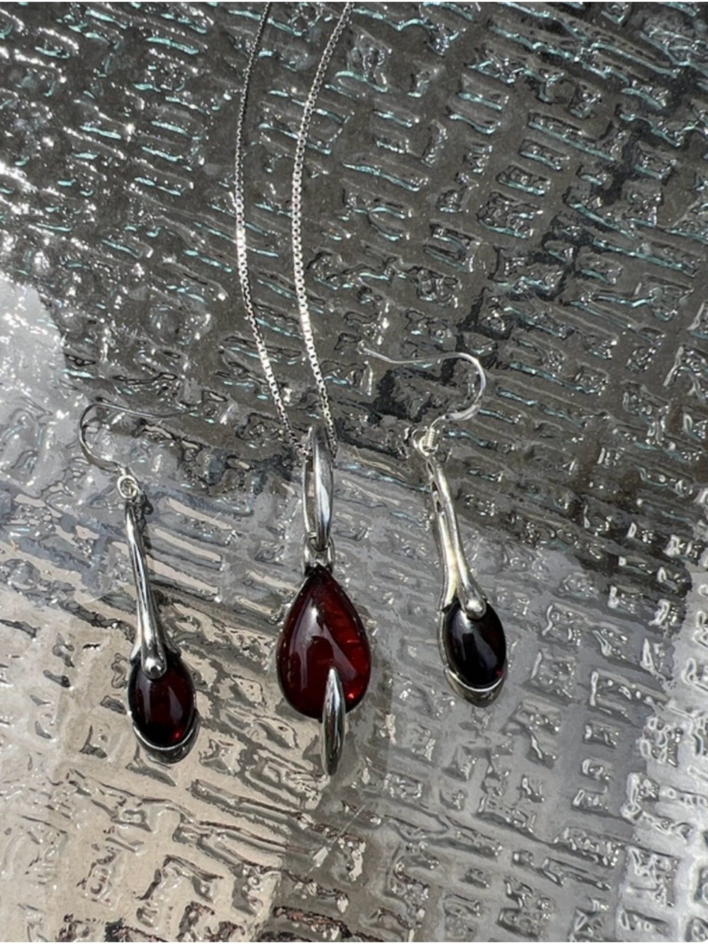 925 Sterling Silver Baltic Cherry Amber Pendant & Earrings Set